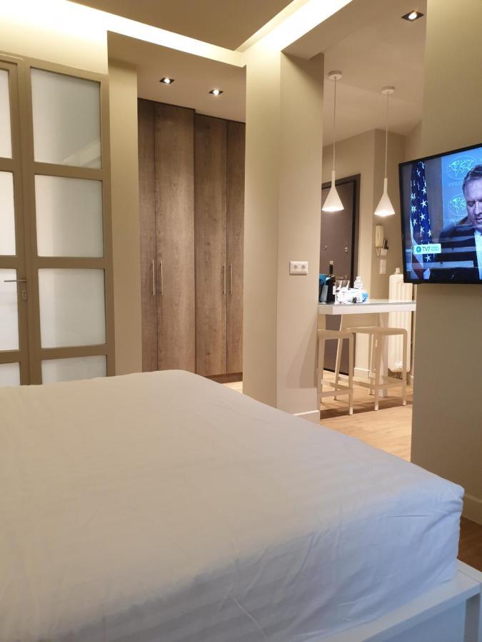 Renovated Studio With Roof Garden Access, 15 M Walk To Acropolis Apartment Athens Exterior photo
